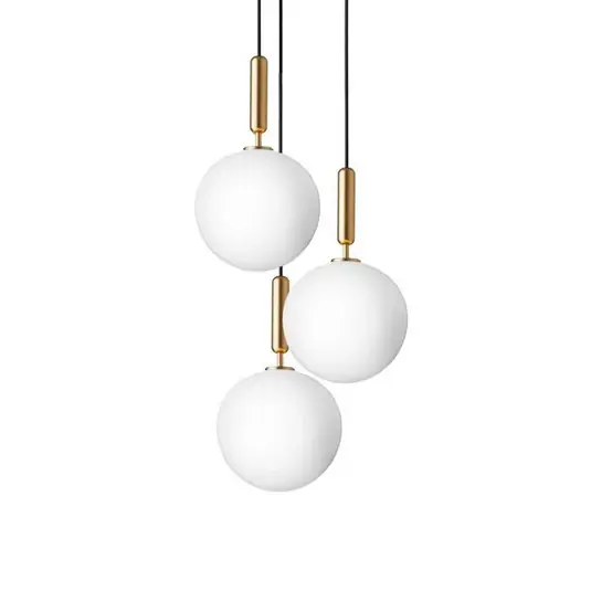 Miira 3 Kronleuchter, messing/opal, Ø 37 cm, 3-flg. - Nuura Meistverkauft