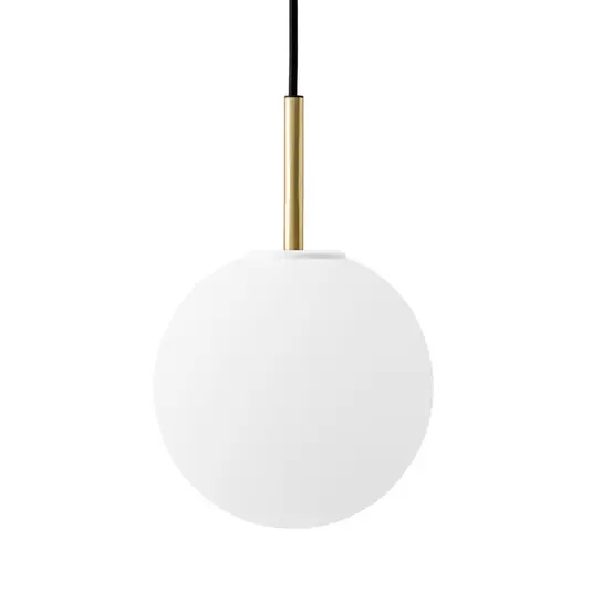 TR Bulb Hängelampe, messing/weiß, Opalglas - Audo Copenhagen Aktuell