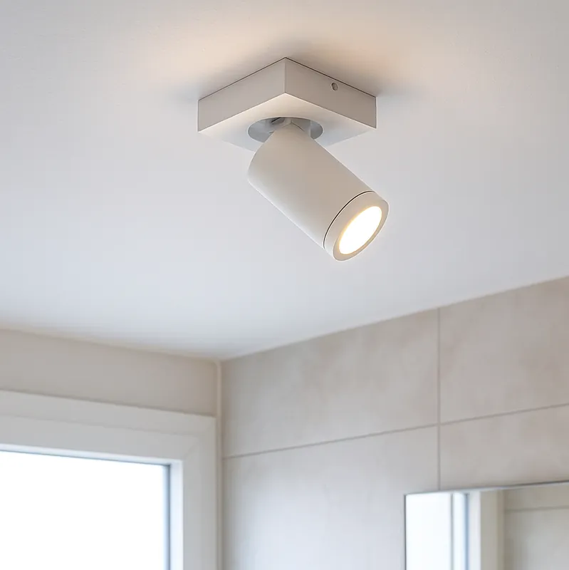 Weiße Badezimmer Deckenstrahler Kenan, 1L, modern, IP44 Expressversand