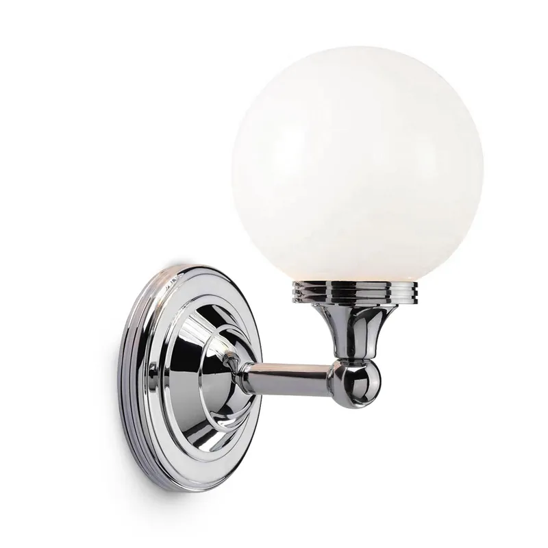 Sonderaktion Bad-Wandleuchte aus Messing mit kleiner Glaskugel