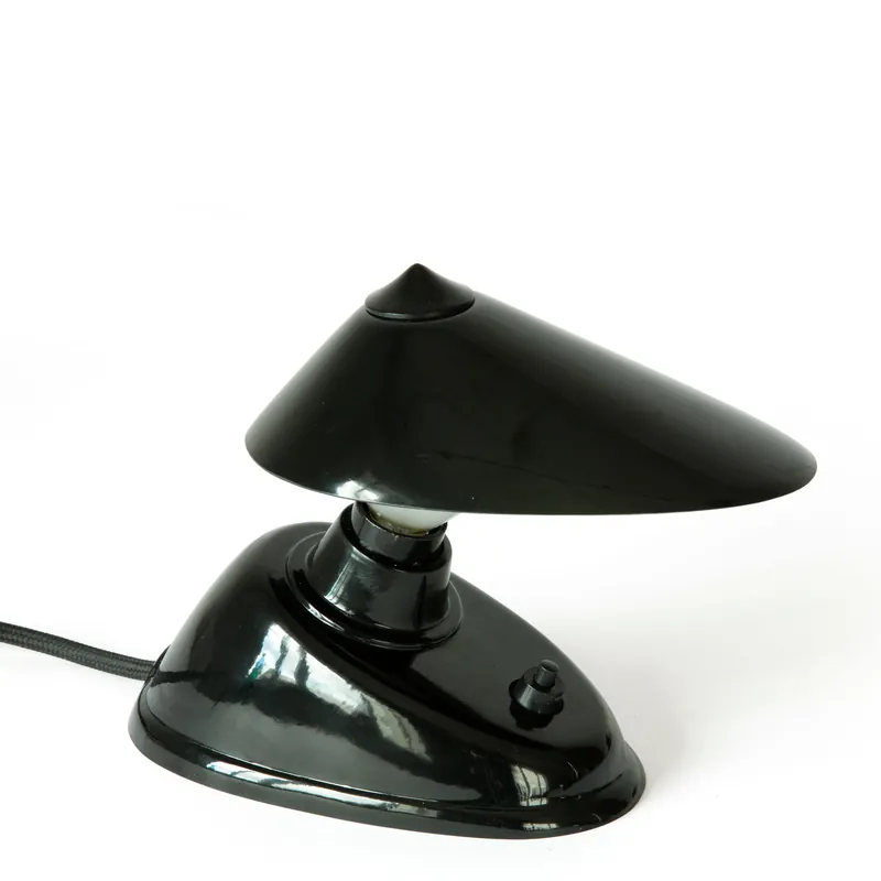 Kleine schwarze Bakelit-Tischlampe mit beweglichem Schirmchen Angebot
