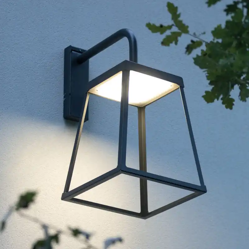 Echt Große offene Wandlaterne Lampiok 4 für Hauseingänge, IP65